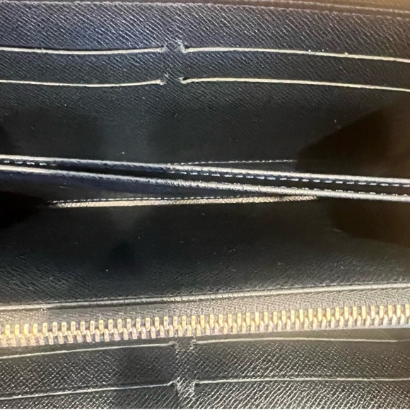 Louis Vuitton Monogram Idylle Zippy Wallet - Picture 10 of 16